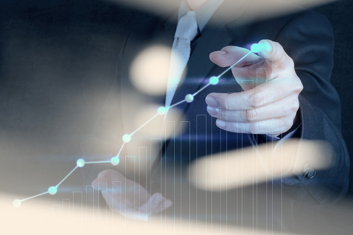 Hand drawing a digital growth diagram